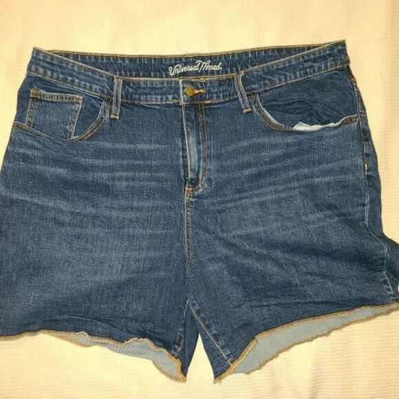 Universal Thread Boyfriend Jean shorts - Picture 1 of 5